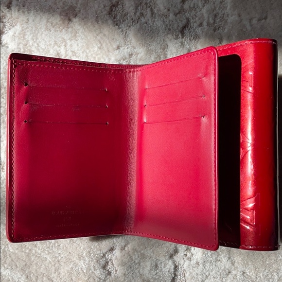 Louis Vuitton Red Monogram Vernis Koala Wallet - Picture 7 of 14